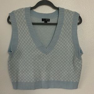 xl blue and white checkered v neck cropped top